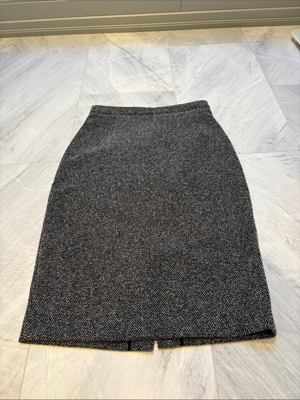 Banana Republic Classic Black & Gray Herringbone Pencil Skirt